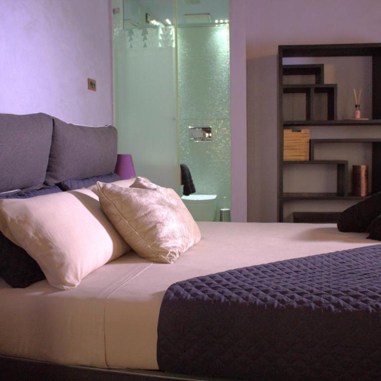 Verona Luxury Flats , Piazza Erbe with balcony on main square - One-Bedroom Apartment - 35