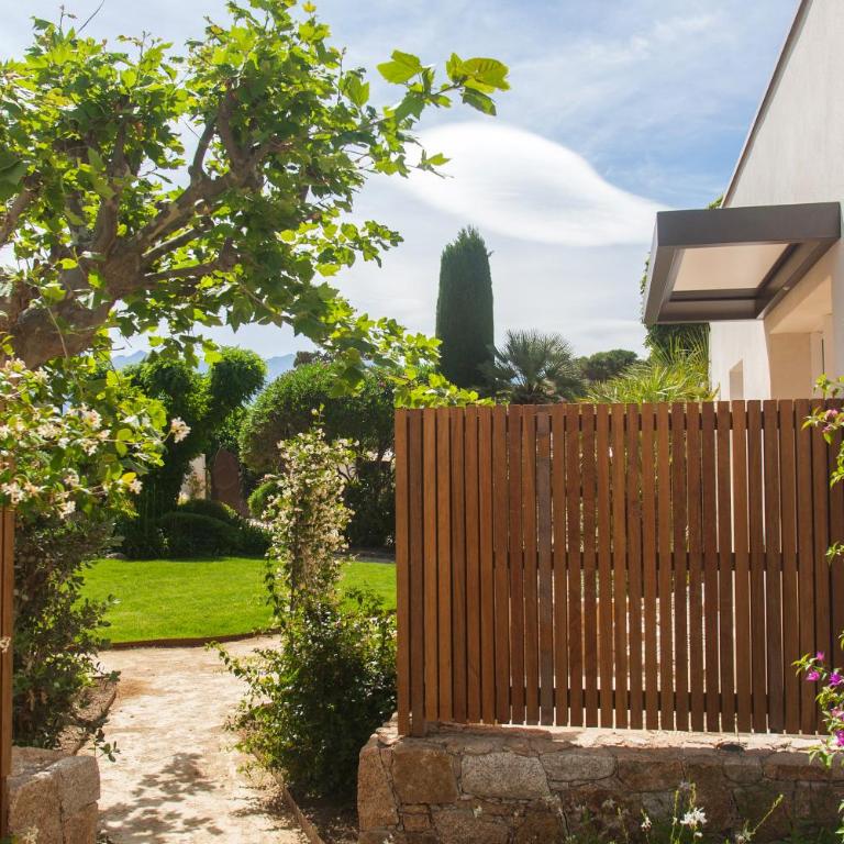Hôtel La Caravelle - Grande Chambre Double - Vue sur Jardin - 2