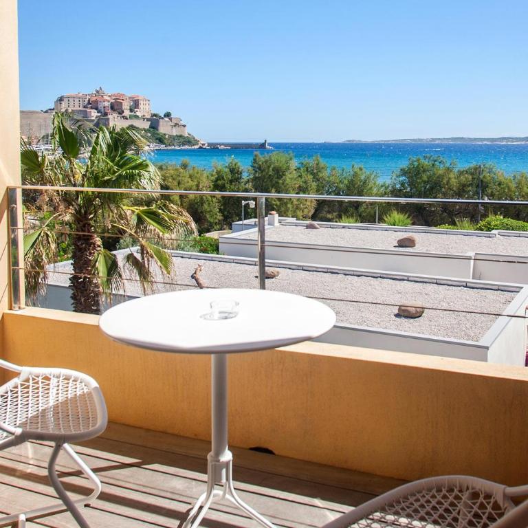 Hôtel La Caravelle - Chambre Double Supérieure - Vue sur Mer - 3