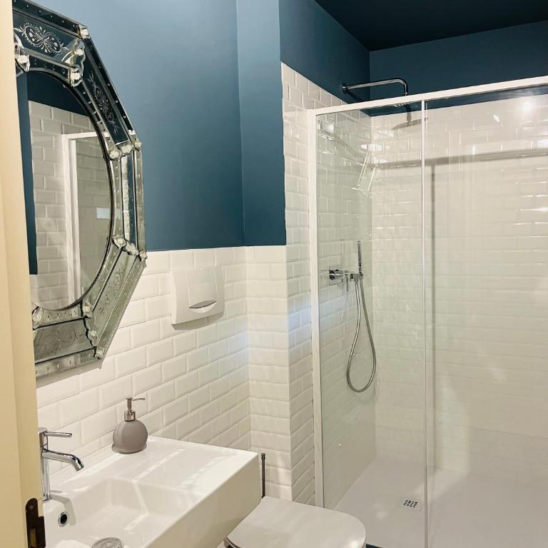 Casa Nina Bologna Centro - Camera Matrimoniale con Bagno Privato - 11