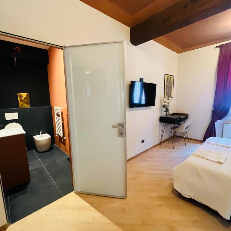 Casa Nina Bologna Centro - Camera Matrimoniale con Bagno Privato - 4