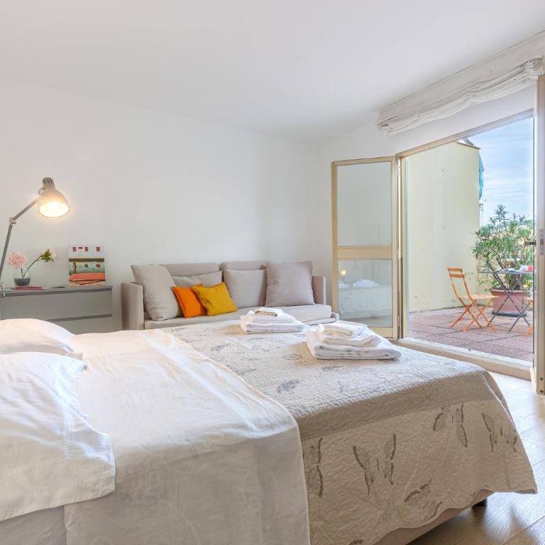 GuestHost - Camera con vista Central Studio - Studio with Terrace - 4