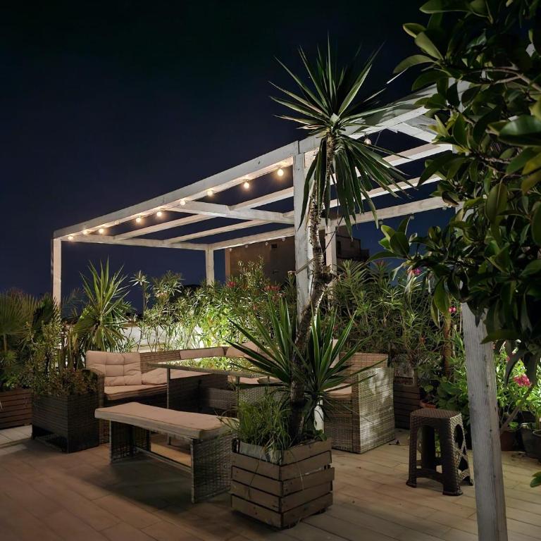 Follow The Sun Catania - Rooftop Terrace - Double Room with Shared Bathroom - 28
