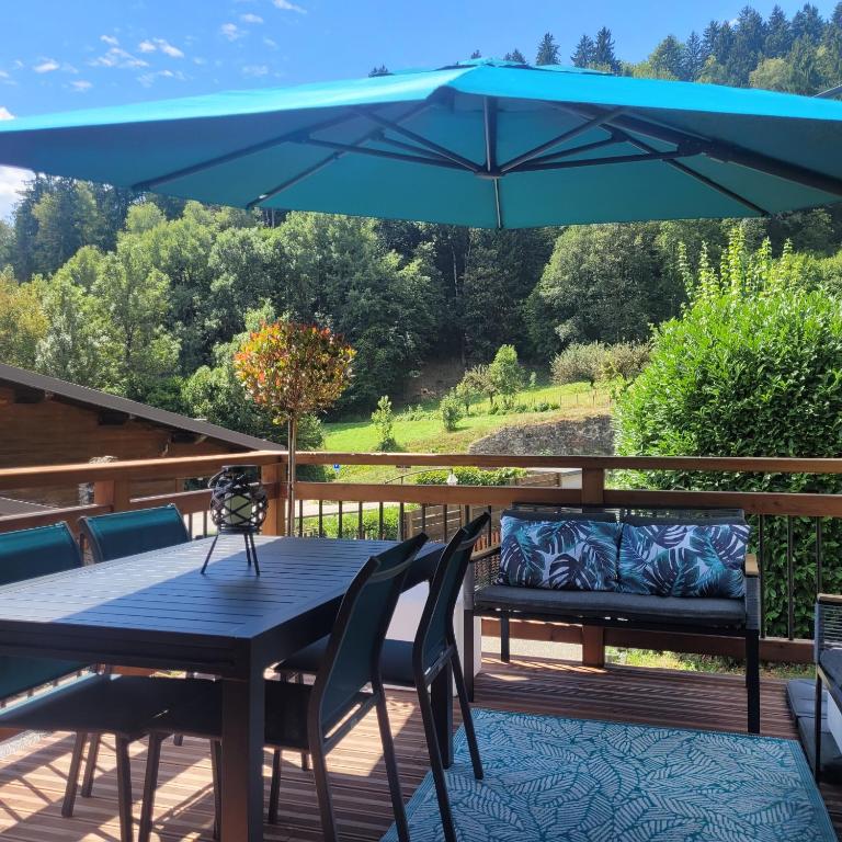 gîteduruisseau73, maison entière au coeur des Alpes, terrasse exposée sud, garage clos, 2 chambres, 2 salle de bains, en bordure de forêt, calme, détente et repos assurés ! - Maison 2 Chambres - 8