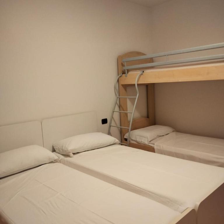 La Casa sul Lago Apartments - Olive Tree Apartment - Two-Bedroom Apartment - 13