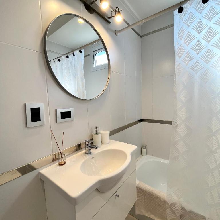 Moderno Monoambiente Luminoso con balcón - Apartamento de 1 dormitorio - 7