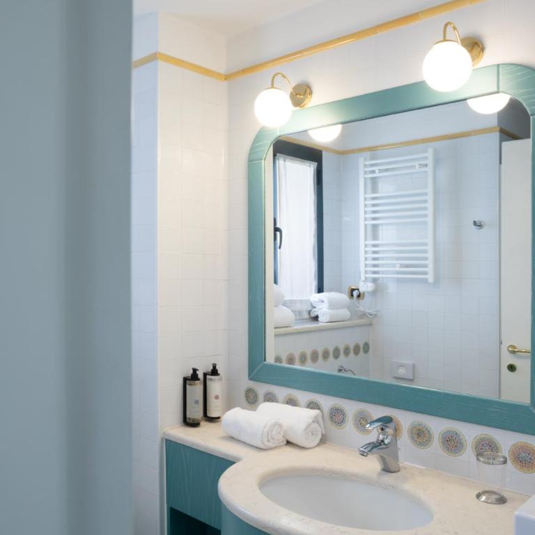 Le Terrazze sul Lago Hotel & Residence - Standard Two-Bedroom Suite with Terrace and Lake View - 4
