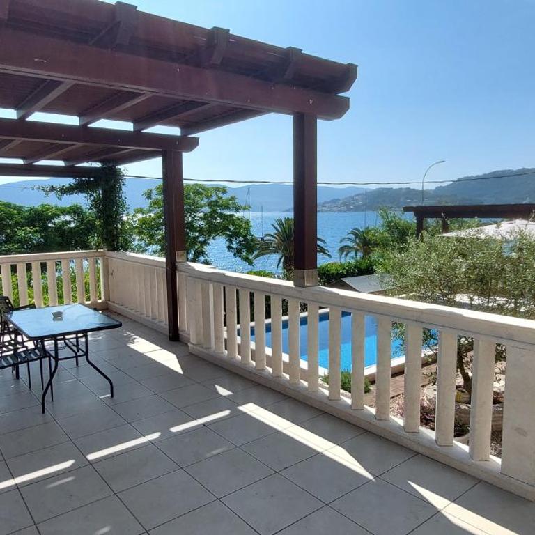 SunnyCoastVilla - Villa with Private Pool - 2