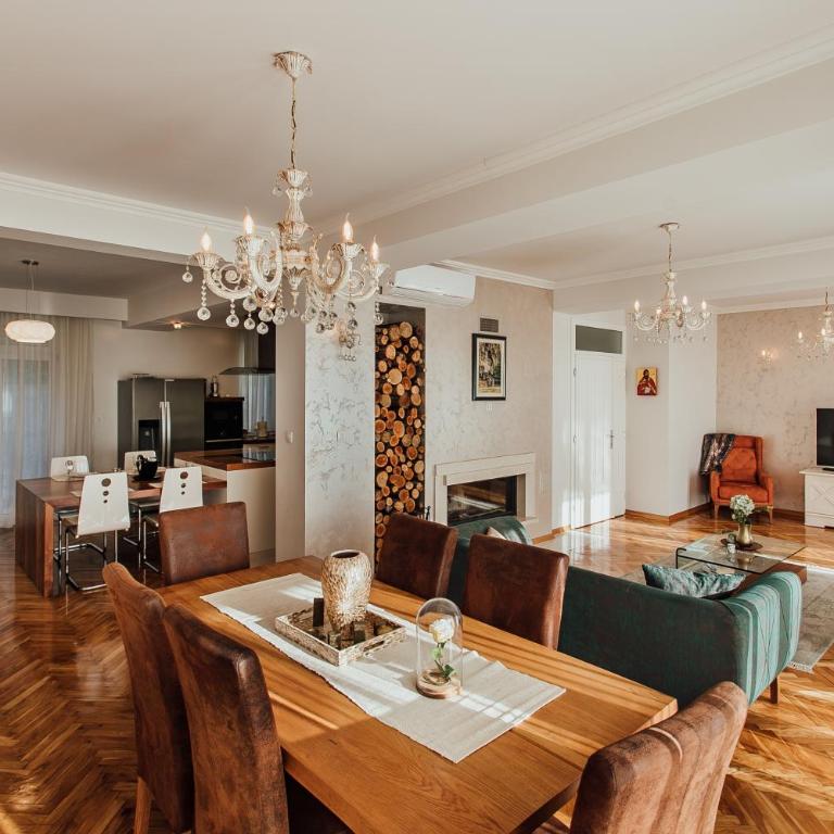 SunnyCoastVilla - Villa with Private Pool - 13