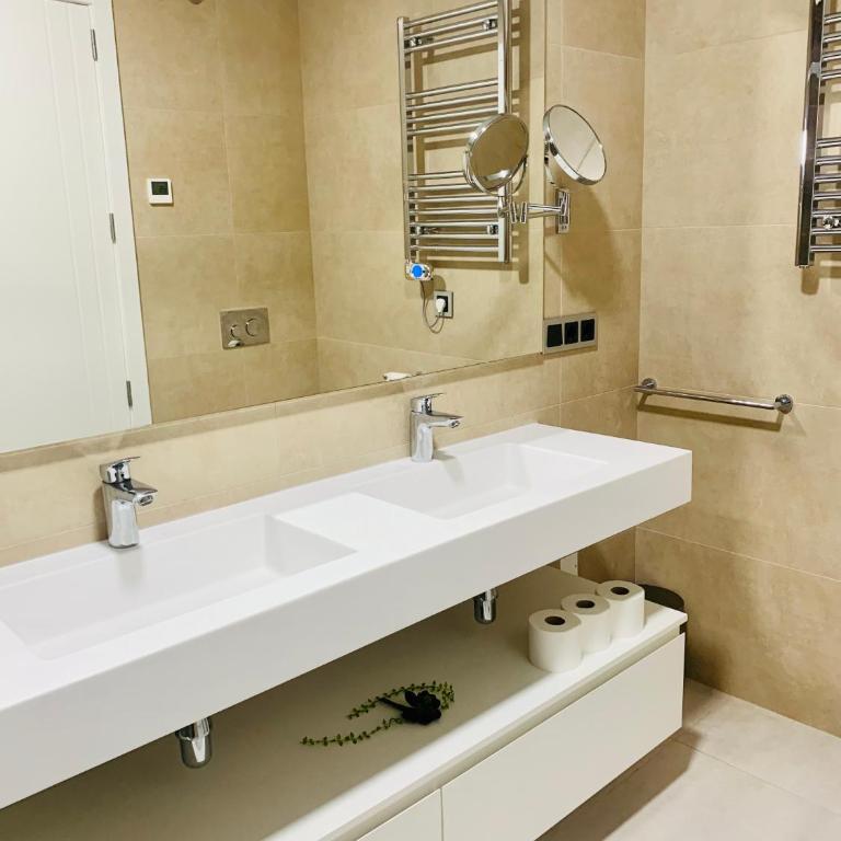 Sunset Waves Holidays - Two-Bedroom Apartment - 21
