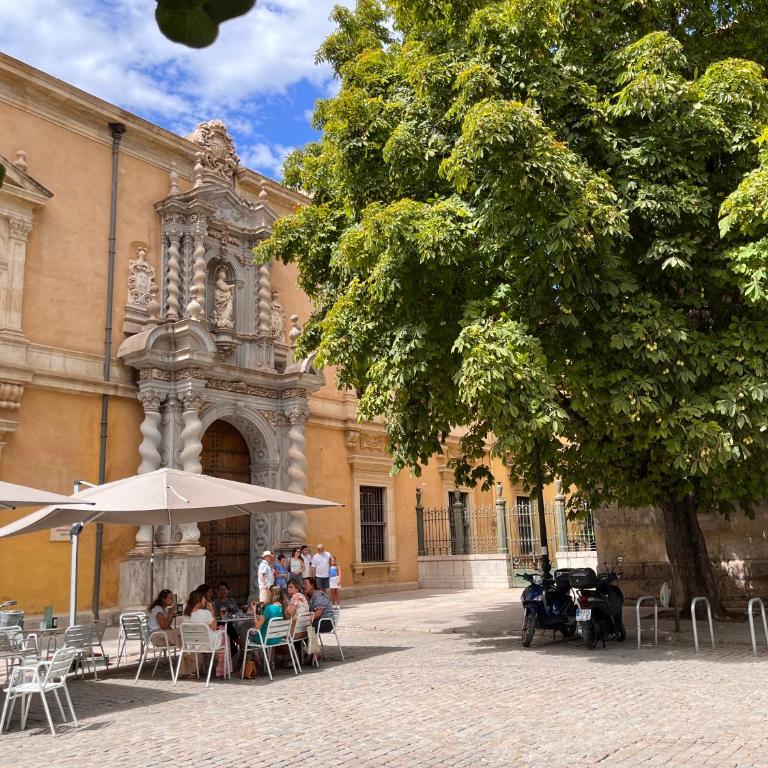 Precioso apartamento con patio - Two-Bedroom Apartment - 81