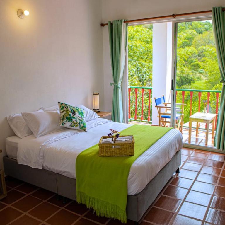 Ecohotel Monteverde - Habitación Doble Deluxe con balcón - 1