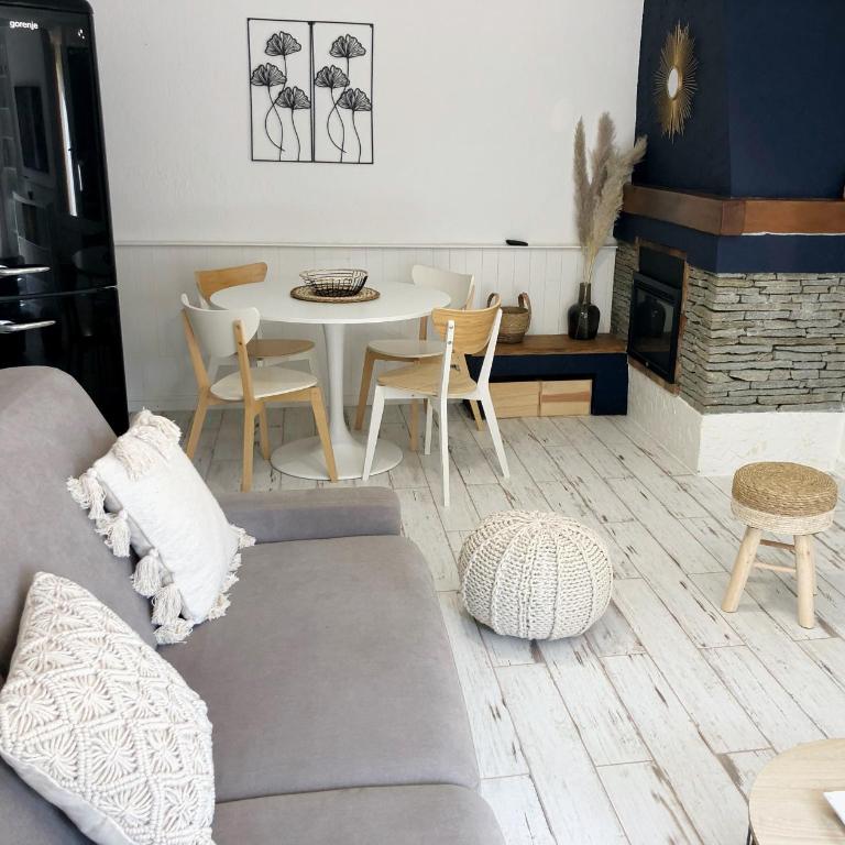 Terrasse au calme, 2 chambres, Parking, clim, Plages-port à 5 min - Appartement 2 Chambres - 17