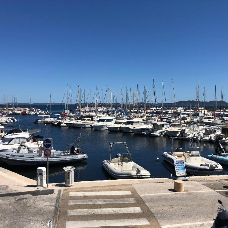 Terrasse au calme, 2 chambres, Parking, clim, Plages-port à 5 min - Appartement 2 Chambres - 27