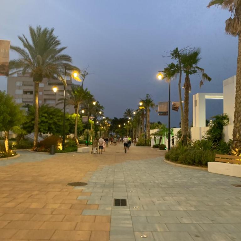 CASA CASU NEW STUNNING 3 BED RAISED GROUND FLOOR APARTMENT & HUGE BALCONY WITH SEA POOL & MOUNTAIN VIEW INDOOR & OUTDOOR SWIMMING POOLS & GYM WALKING DISTANCE TO BEACH PORT Estepona TRAVELLER AWARD 2023 - Three-Bedroom Apartment - 100