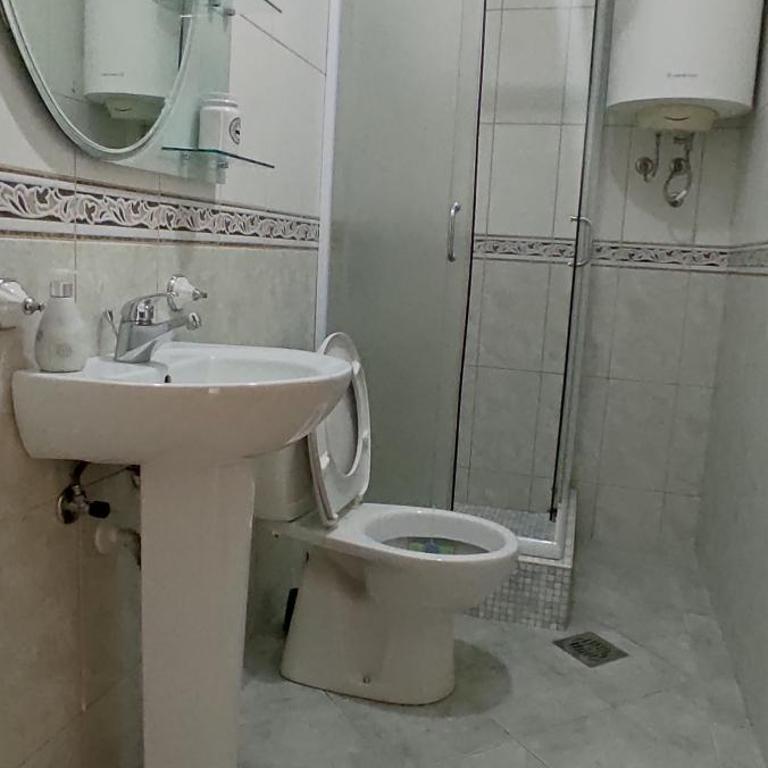 R&A Apartmani Bečići - Dvokrevetna Soba sa Bračnim Krevetom - 8