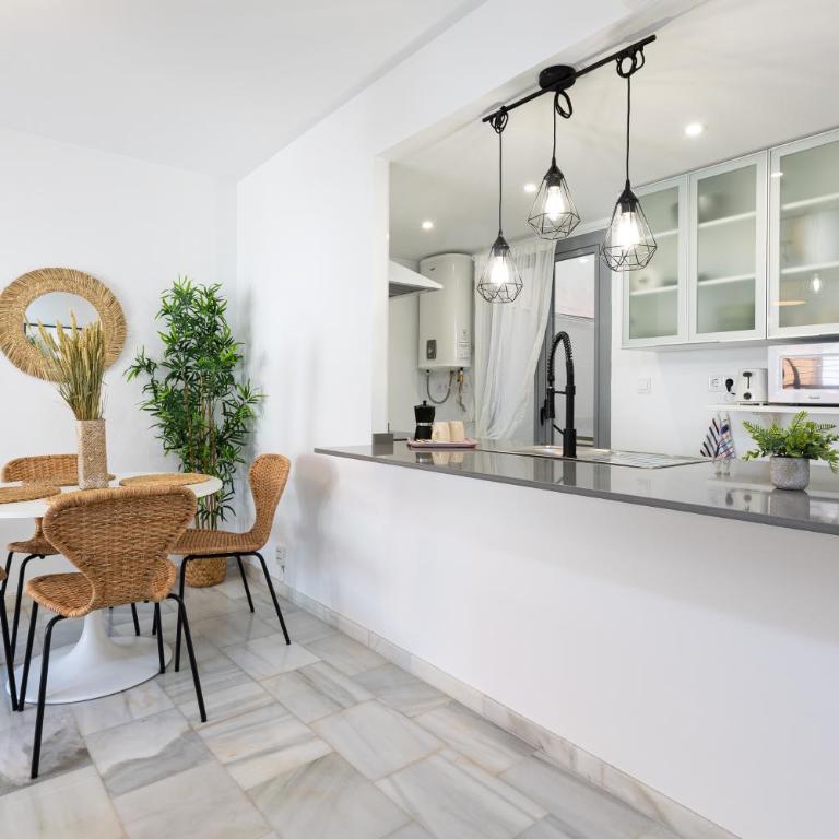Holidays2Malaga Olletas 2 bedrooms & 2 bathrooms with patio - Apartamento - Planta baja - 3