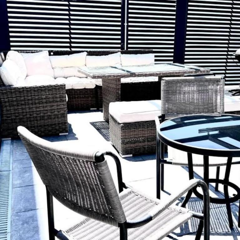 Acogedora casa en Madrid con piscina privada, jacuzzy y garaje - Villa - 22