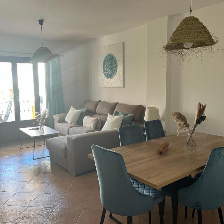 Lila - Three-Bedroom Apartment - 2