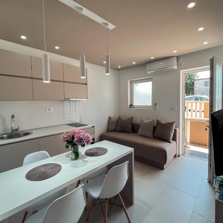 Mavalux apartments - One-Bedroom Apartment - 12