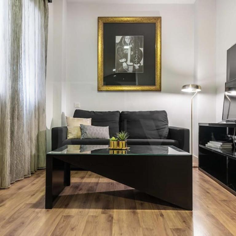 Black & Gold Suite Picasso-Inspired REMS - Apartamento de 1 dormitorio - 1