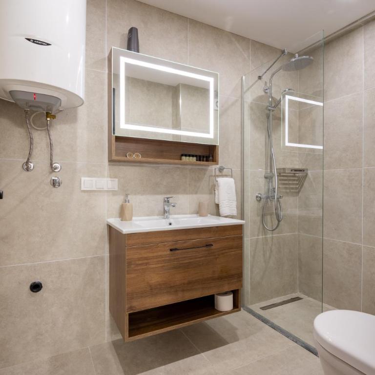 Dulamerovic Hotel - Apartman sa Balkonom - 7