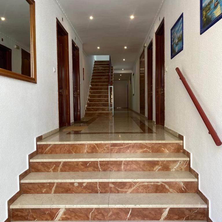 Apartamento Familiar En Barrio Reina Victoria - Apartamento de 2 dormitorios - 12