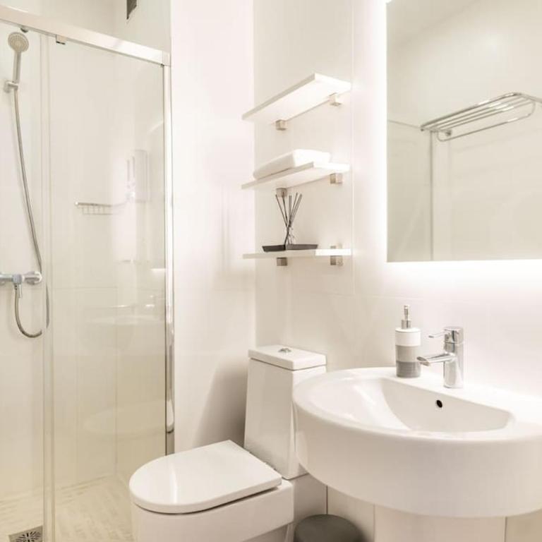 Art & Arena Suite Picasso-Inspired REMS - Apartamento de 1 dormitorio - 8