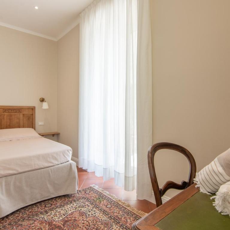B&B Villa Eden jacuzzi pool - Camera Matrimoniale con Vista Lago - 9