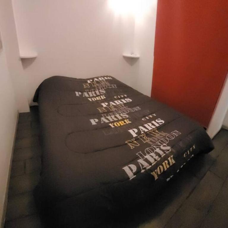 Au calme, 200m du centre T2 avec balcon et parking - Appartement 1 Chambre - 33
