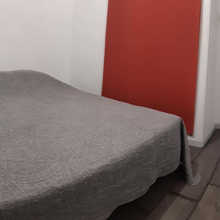 Au calme, 200m du centre T2 avec balcon et parking - Appartement 1 Chambre - 12