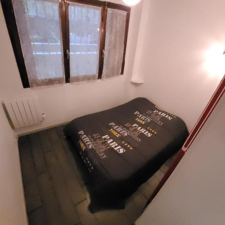 Au calme, 200m du centre T2 avec balcon et parking - Appartement 1 Chambre - 10