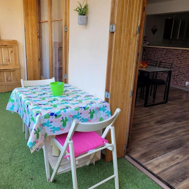 Au calme, 200m du centre T2 avec balcon et parking - Appartement 1 Chambre - 8