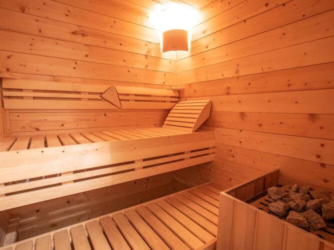 Chalet Hochkrimml with sauna on the ski slope - Ferienhaus mit 3 Schlafzimmern - 34