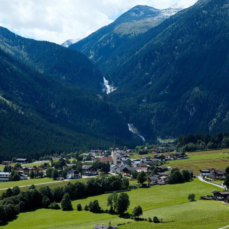 Chalet Hochkrimml with sauna on the ski slope - Ferienhaus mit 3 Schlafzimmern - 24