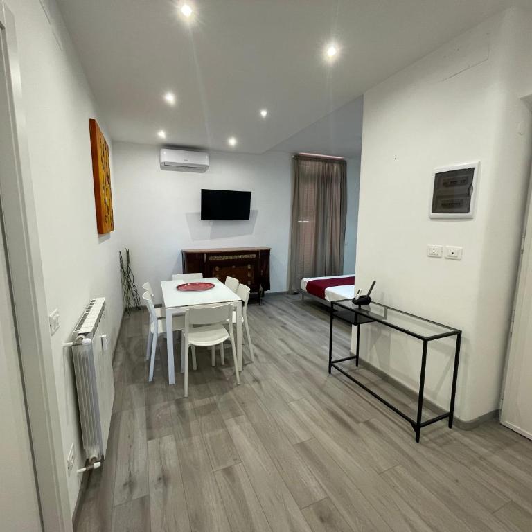Caracciolo33 - Two-Bedroom Apartment - 15