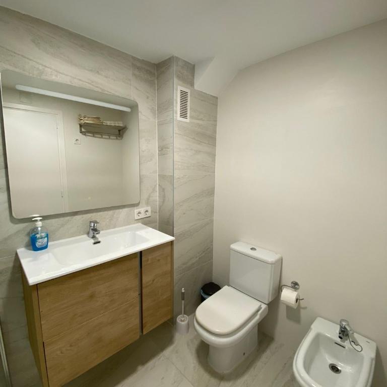 A 50 metros del mar y en 2 paradas de bus estas en el centro de Alicante - Apartment with Sea View - 15