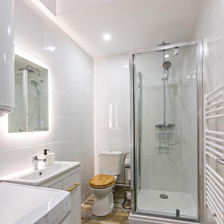 Centre Historique - FREE Parking - Self Checkin - WIFI - LA CABANE - SLEEPNTRIPBEZIERS - Appartement 2 Chambres - 24