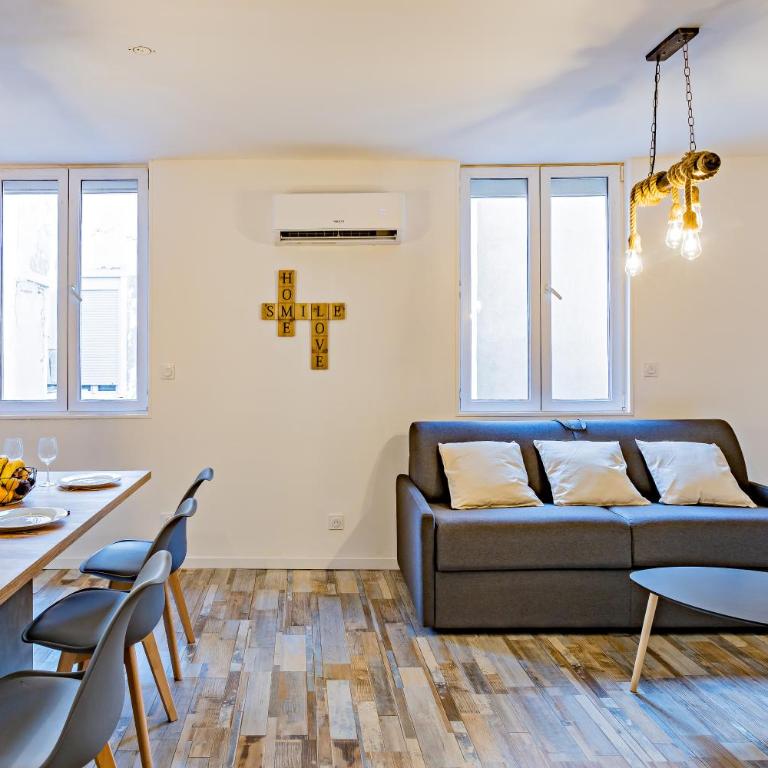 Centre Historique - FREE Parking - Self Checkin - WIFI - LA CABANE - SLEEPNTRIPBEZIERS - Appartement 2 Chambres - 8