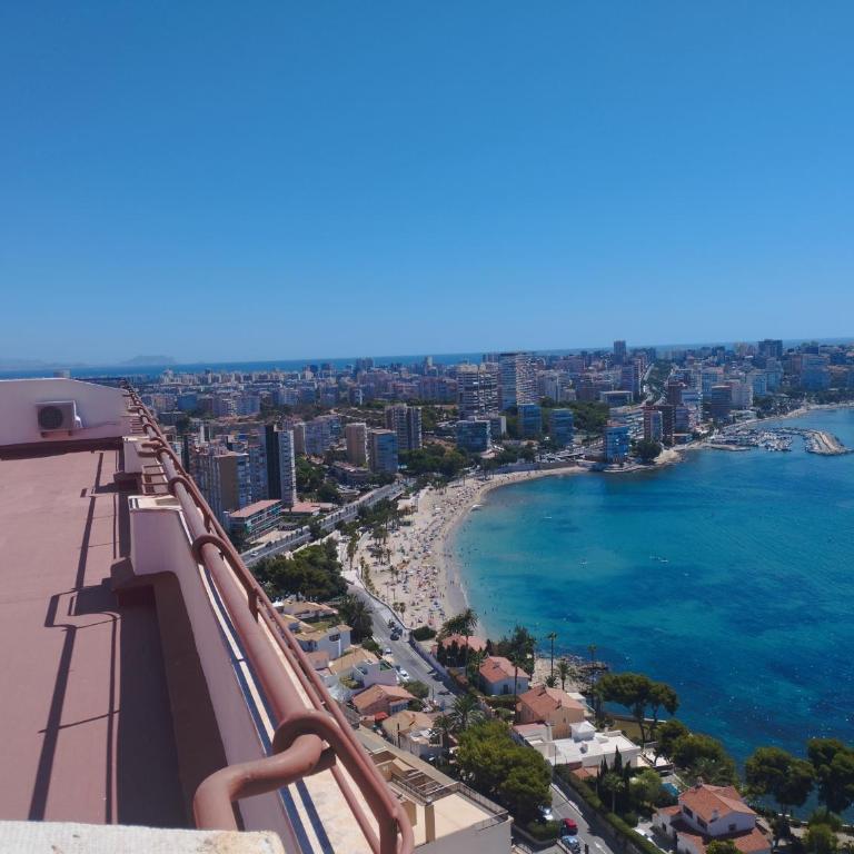 A 50 metros del mar y en 2 paradas de bus estas en el centro de Alicante - Apartment with Sea View - 31