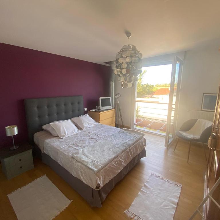 Chambre avec salle de bain privée à l étage dans ma maison - Chambre Double avec Salle de Bains Privative - 1