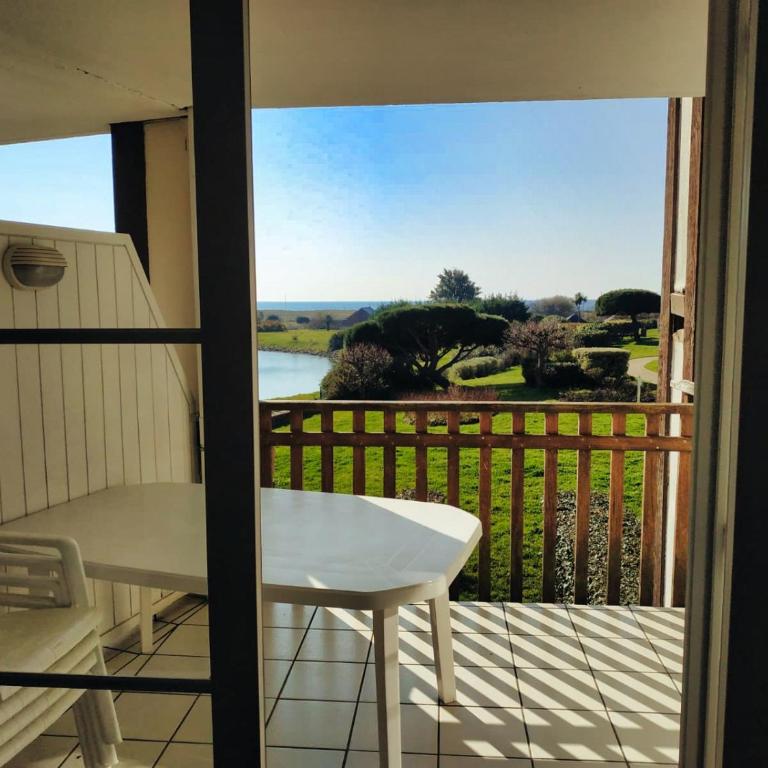 La Perle de l'Océan, à deux pas de la mer sans route à traverser, parking privé, piscine - Appartement 1 Chambre - 28