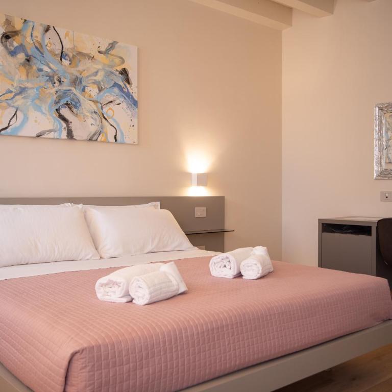 Calcirelli Suites - Camera Familiare Deluxe - 10