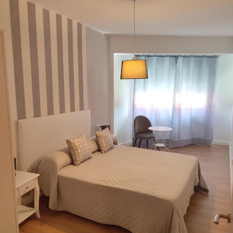 VUT La Villa - Three-Bedroom Apartment - 1