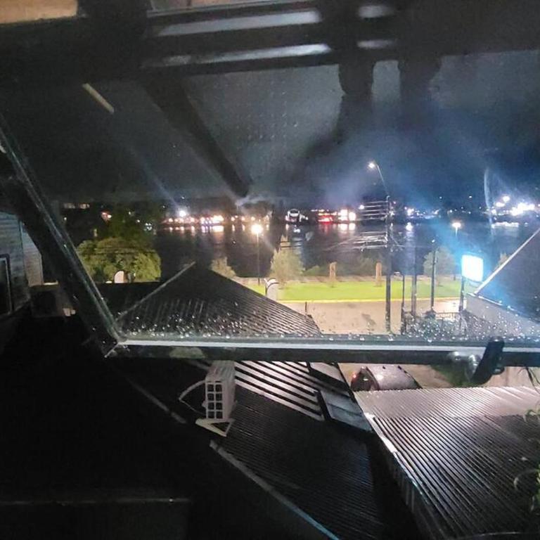 Amplio departamento con panorámica al río - Apartamento de 1 dormitorio - 3