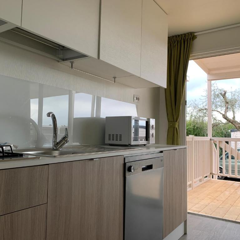 Camping Serenella - Casa Mobile (5 Adulti + 1 Bambino) - 1