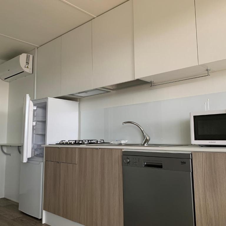 Camping Serenella - Casa Mobile (5 Adulti + 1 Bambino) - 2