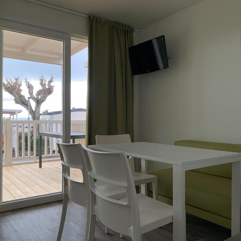 Camping Serenella - Casa Mobile (5 Adulti + 1 Bambino) - 3