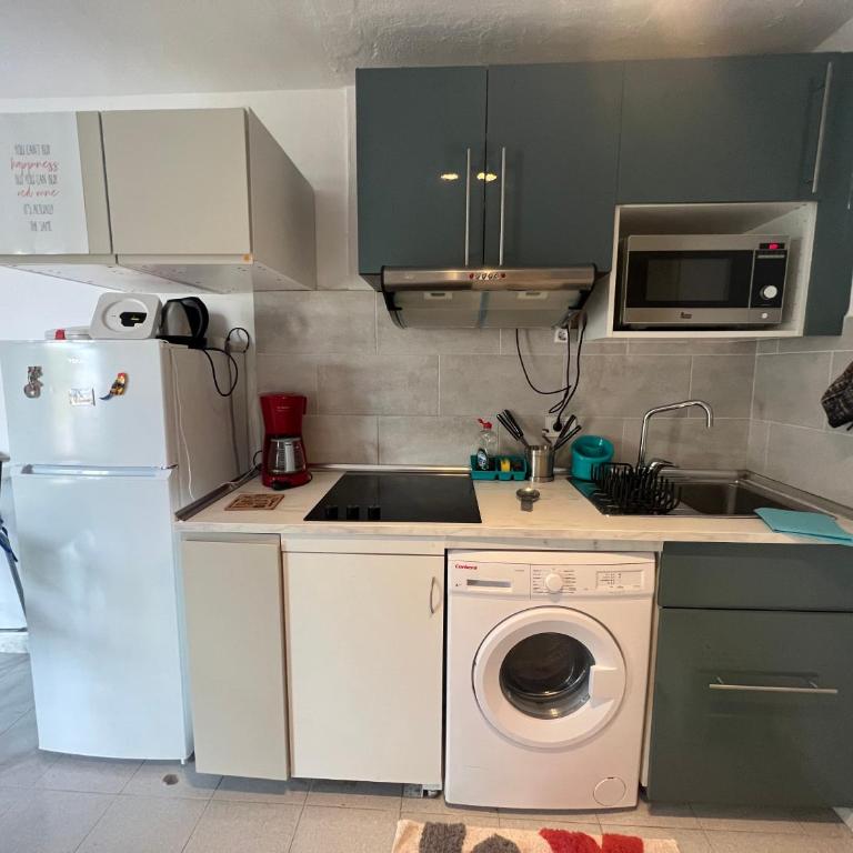 Happiness - One-Bedroom Apartment - 40