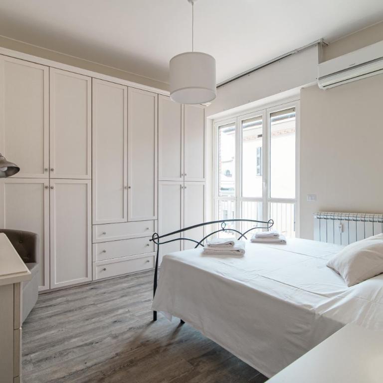 Lovely suite with private parking in Como - Appartamento con 1 Camera da Letto - 2